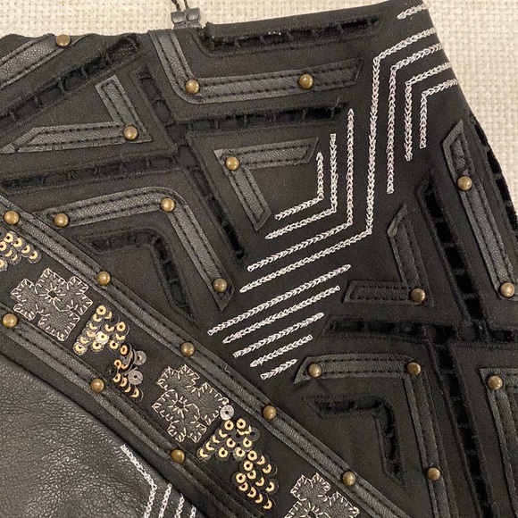 SALE   NEW BCBG MaxAzria Women’s Embellished Leather Mini Skirt Size XS - Picture 8 of 11